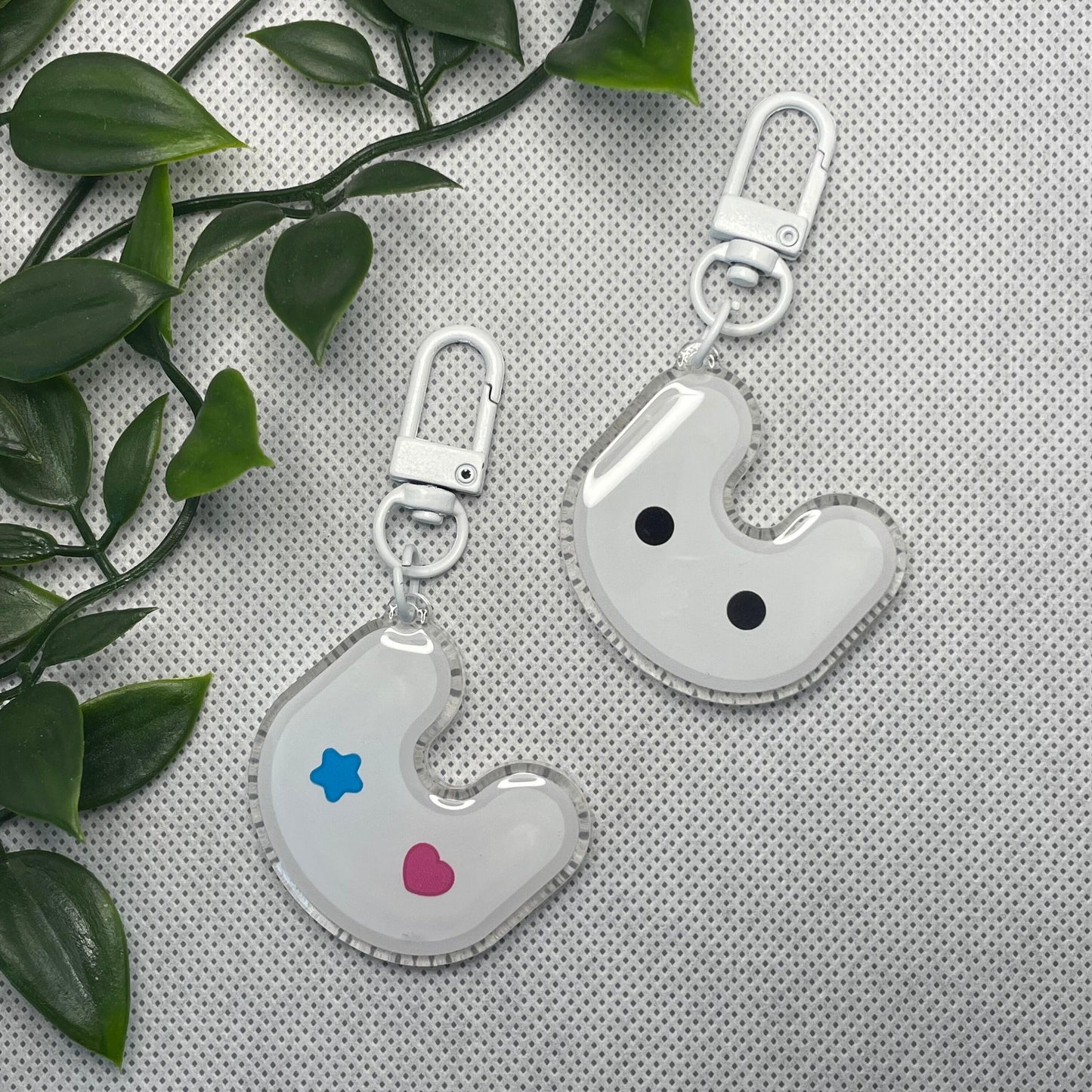 New Jean NWJN Bunny Double-Sided Epoxy Acrylic Keychain / Water Resistant Matte Vinyl Sticker